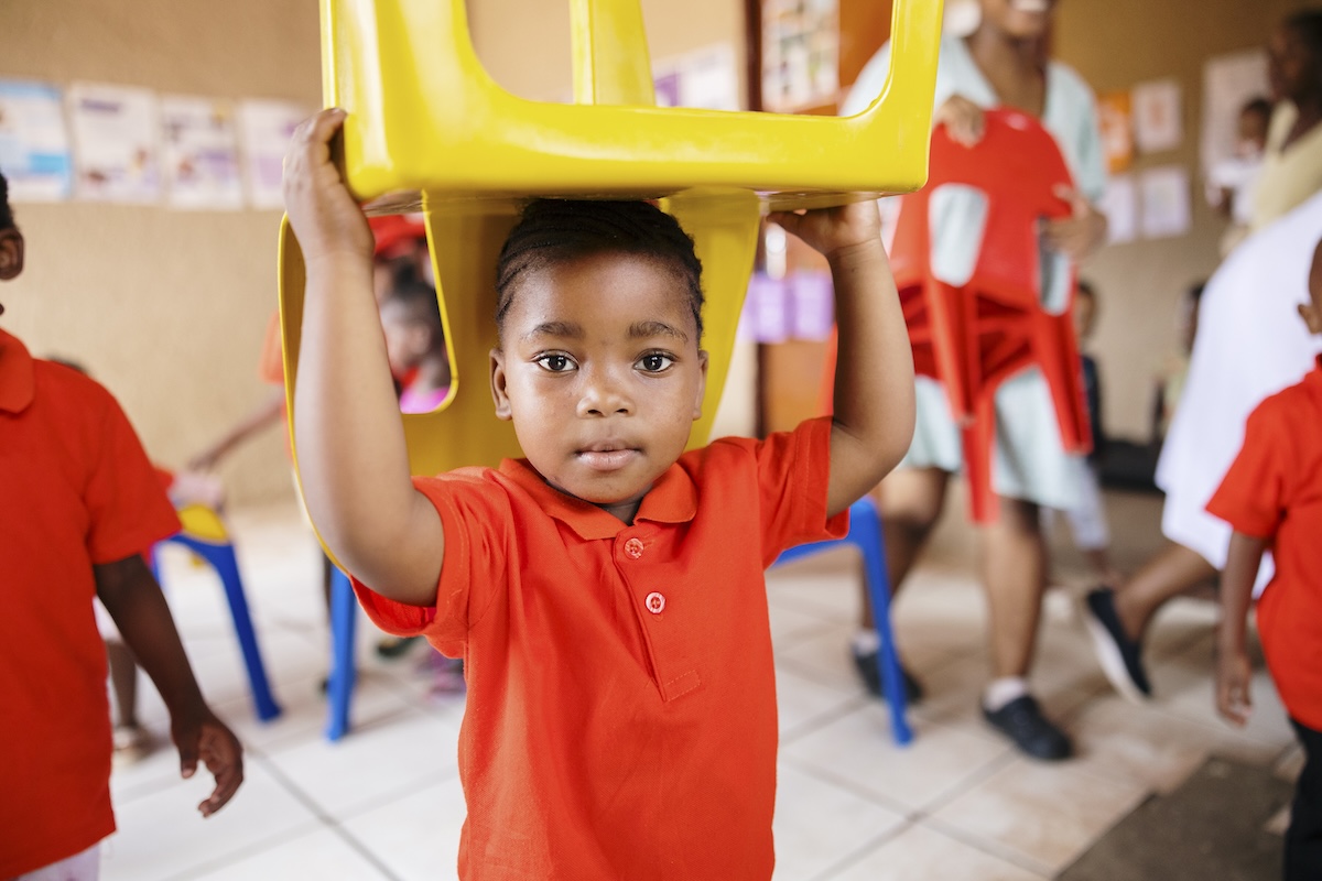 A SmartStart early learning practitioner supporting children